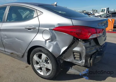 2013 Hyundai Elantra Gls z USA, uszkodzony, nr VIN KMHDH4AE6DU726385